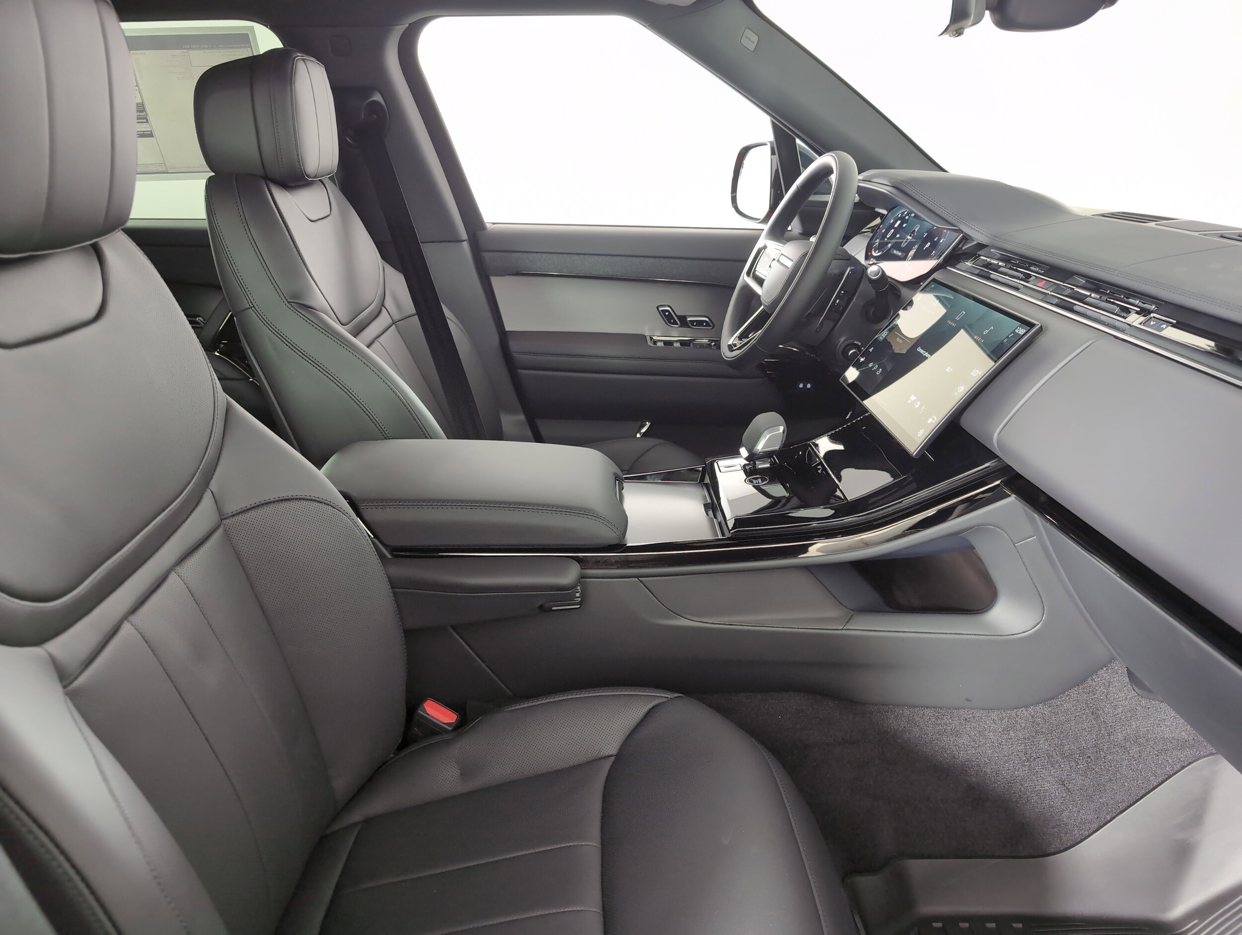 2025 Land Rover Range Rover Sport P530 Dynamic SE photo 3