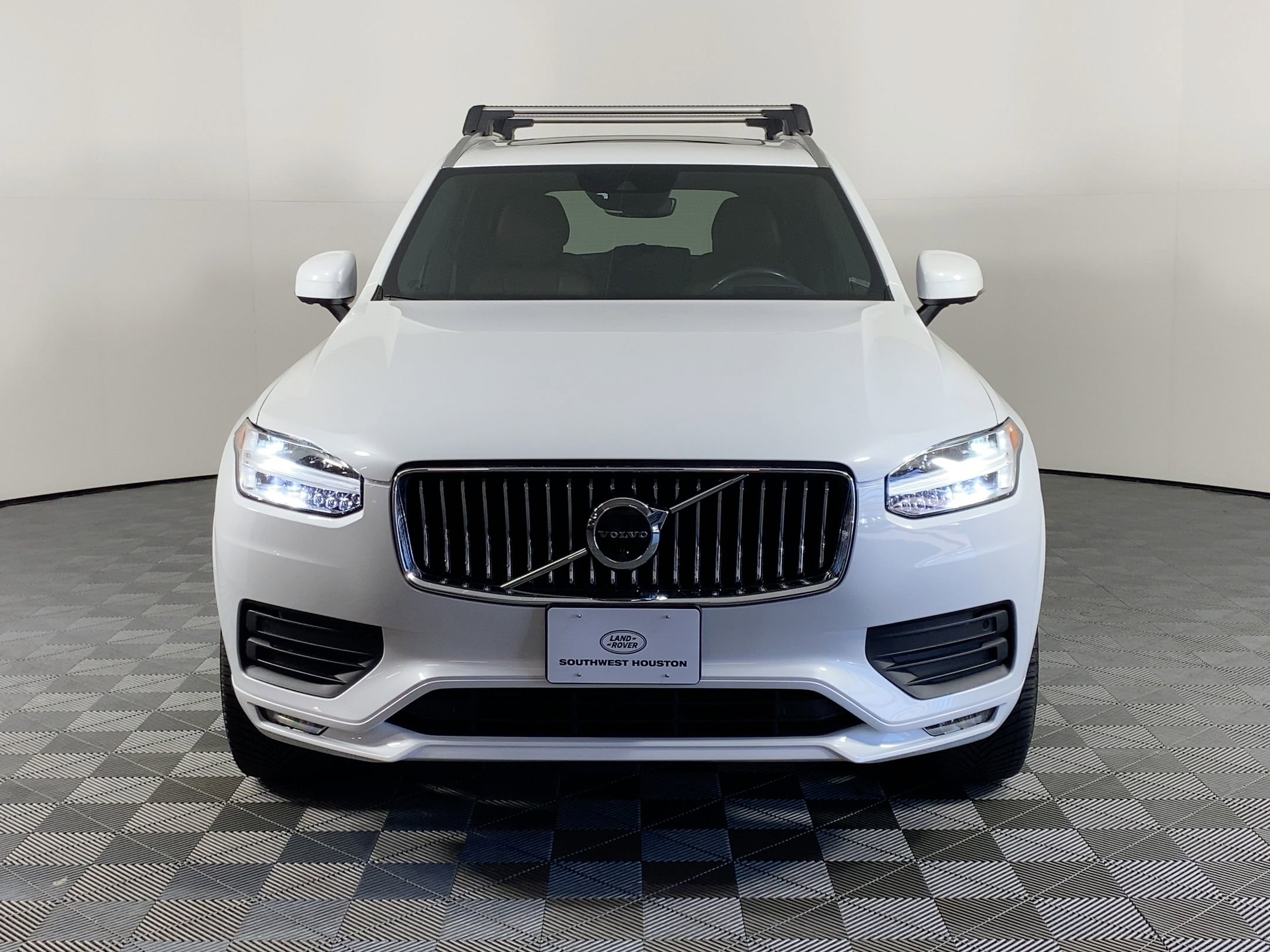 2022 Volvo XC90 Momentum photo 4
