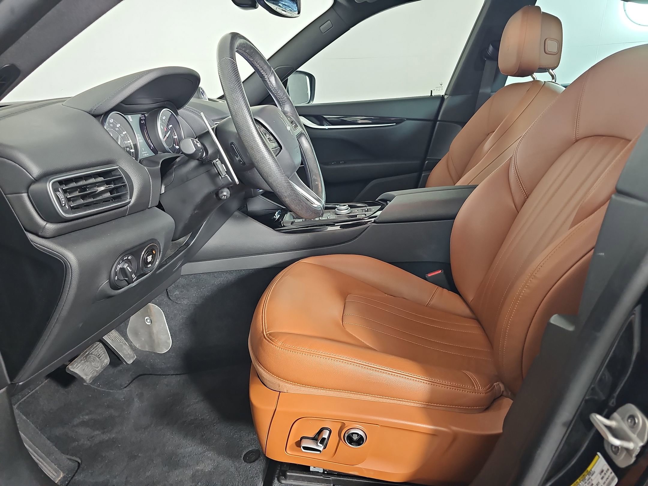 2023 Maserati Levante Modena S photo 3