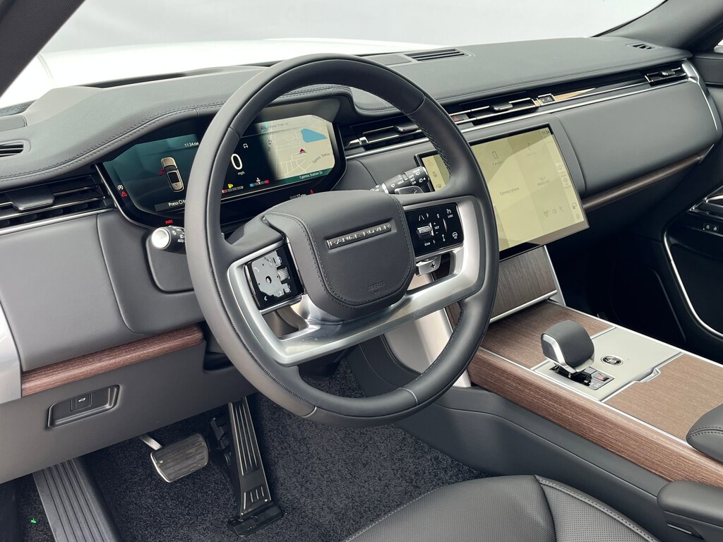 New 2026 Land Rover Range Rover P400 SE 7 Seat SUV