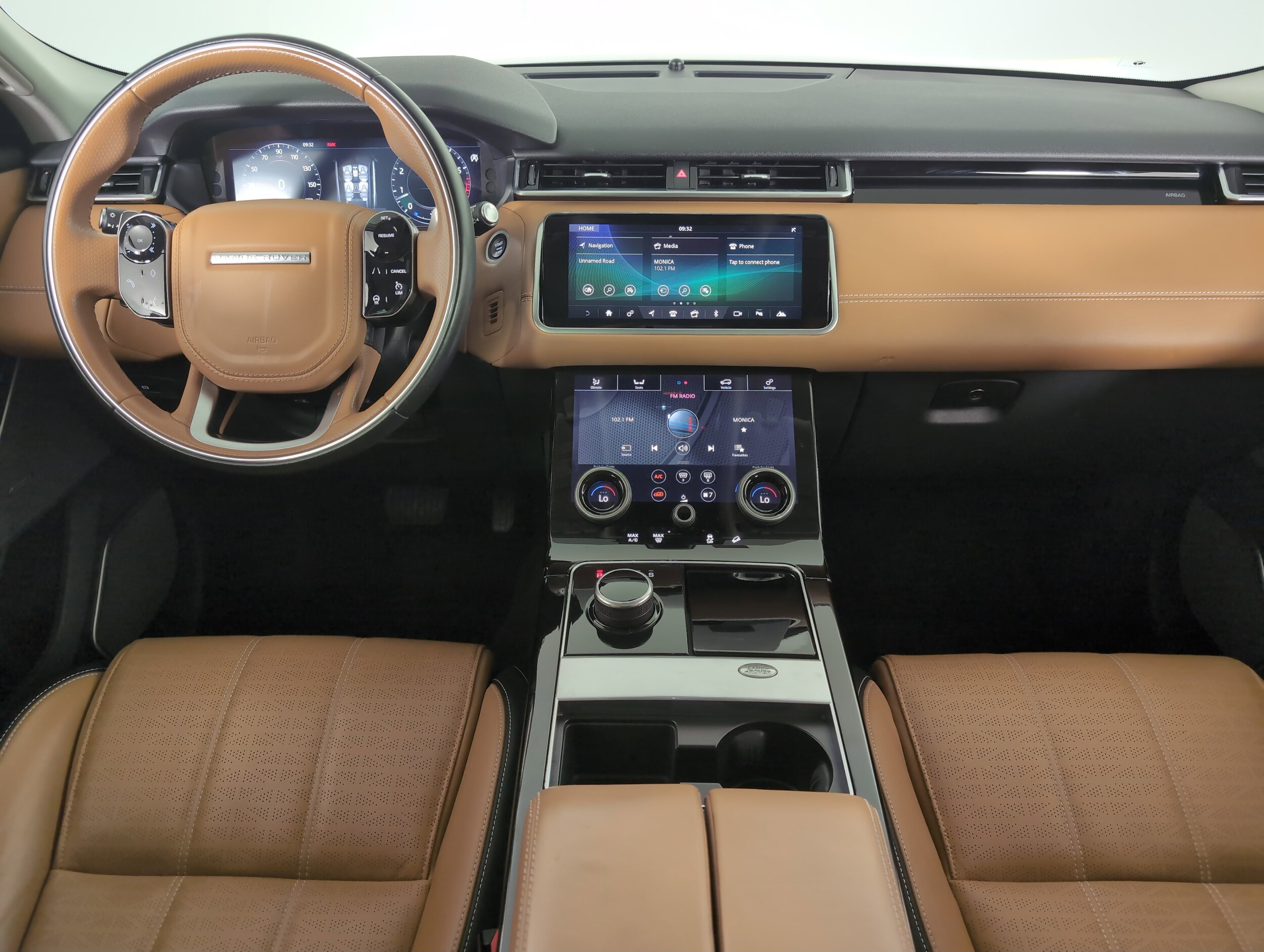 2018 Land Rover Range Rover Velar R-Dynamic SE photo 4