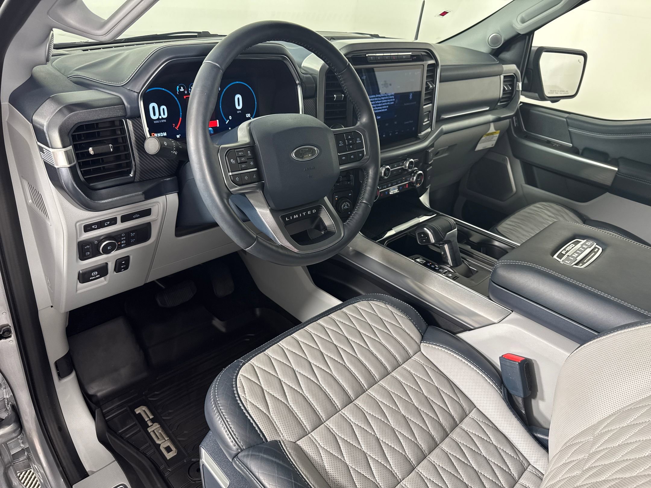 2022 Ford F-150 Limited photo 4