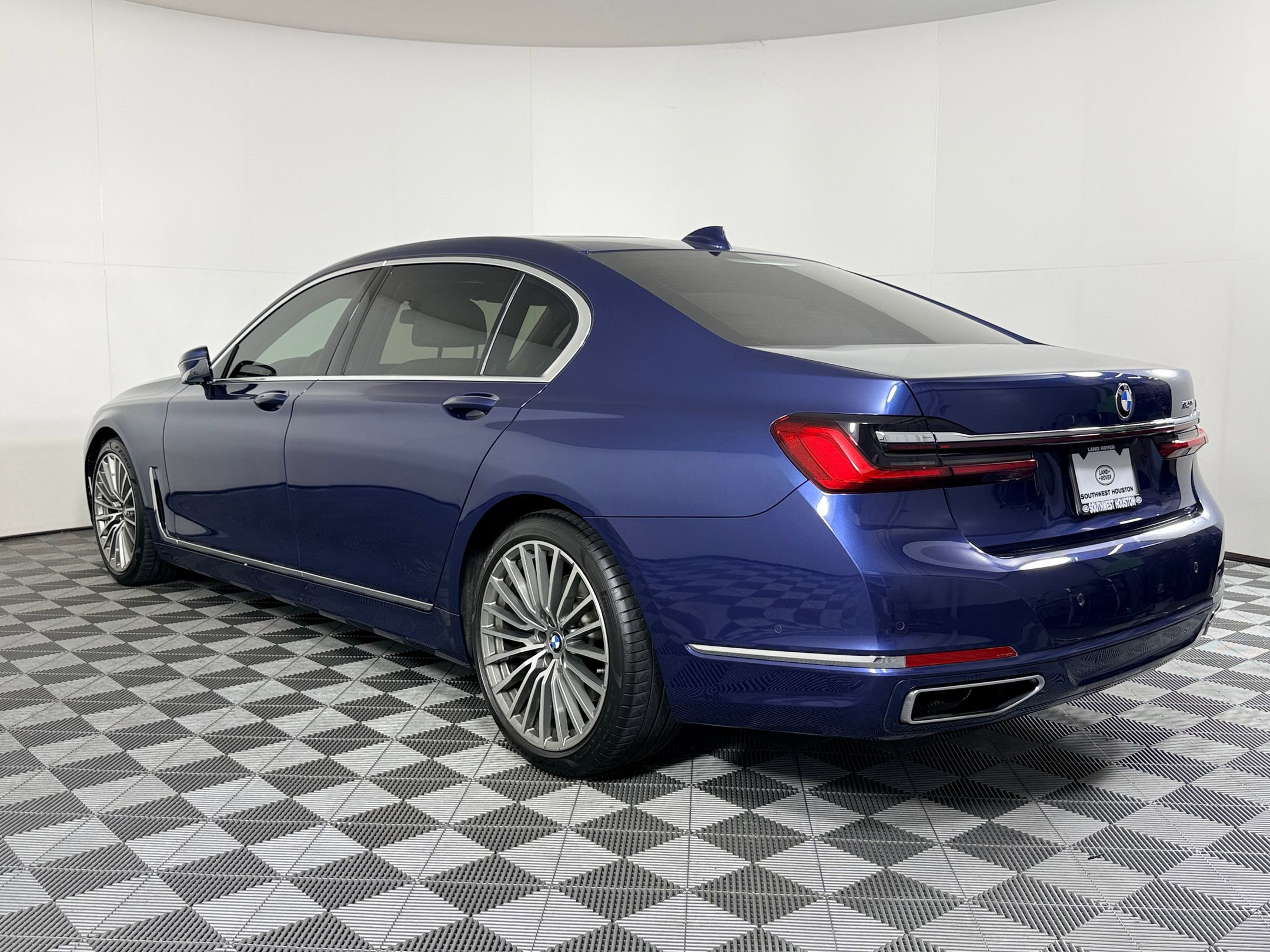 2022 Bmw 740Li 7-Series photo 3