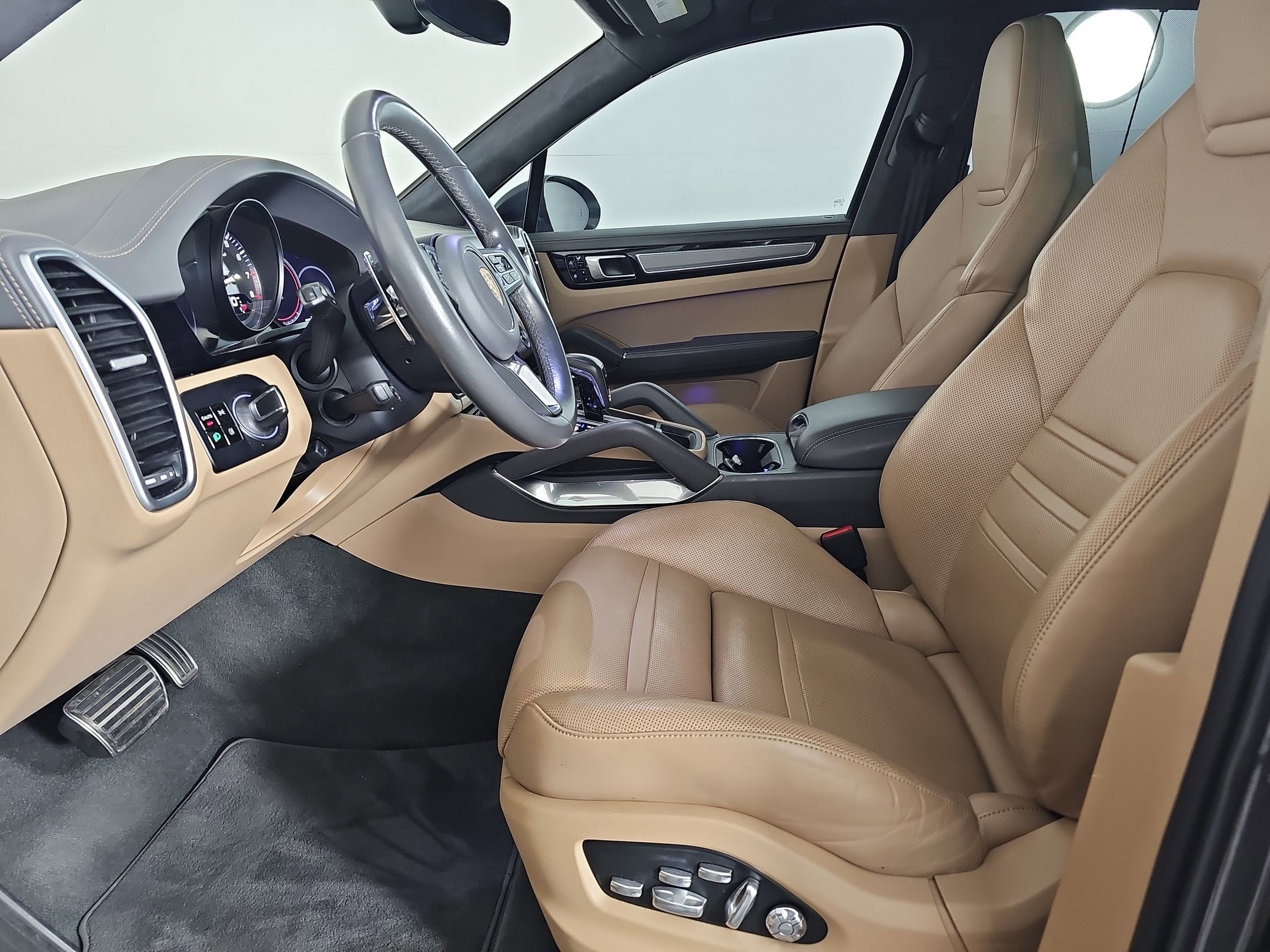 2020 Porsche Cayenne Turbo photo 4