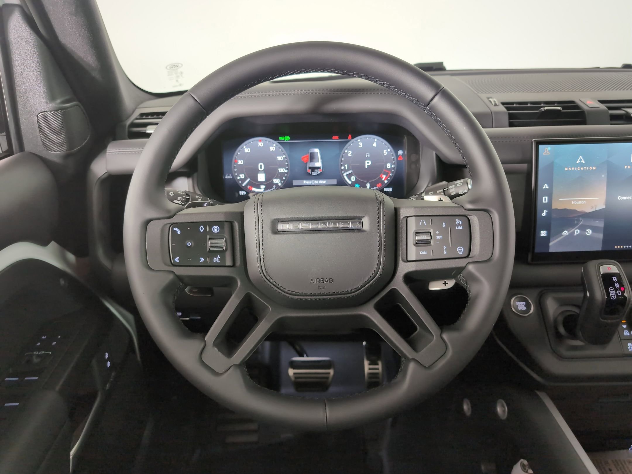 2025 Land Rover Defender 130 V8 photo 3