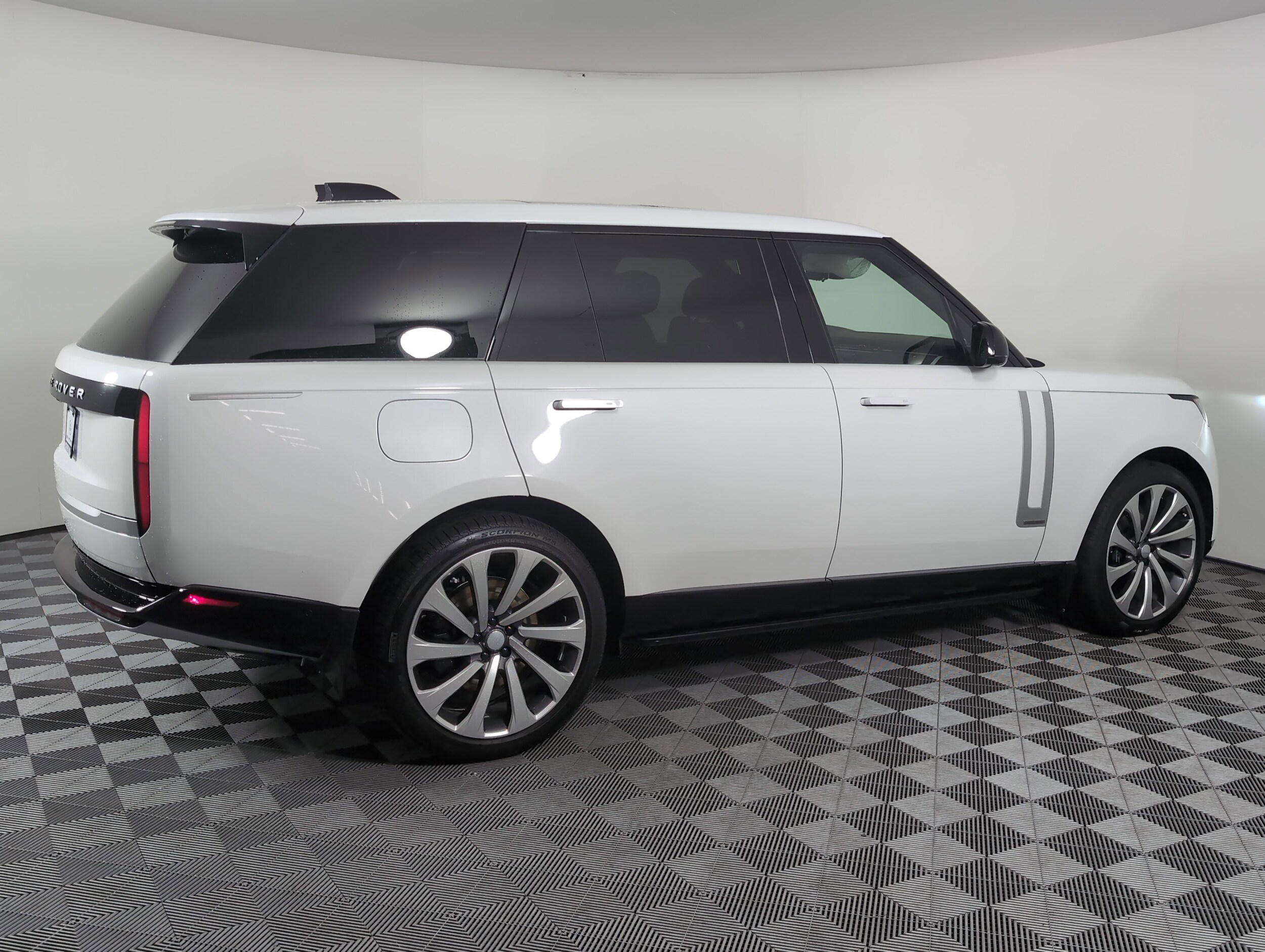 2025 Land Rover Range Rover Autobiography photo 2