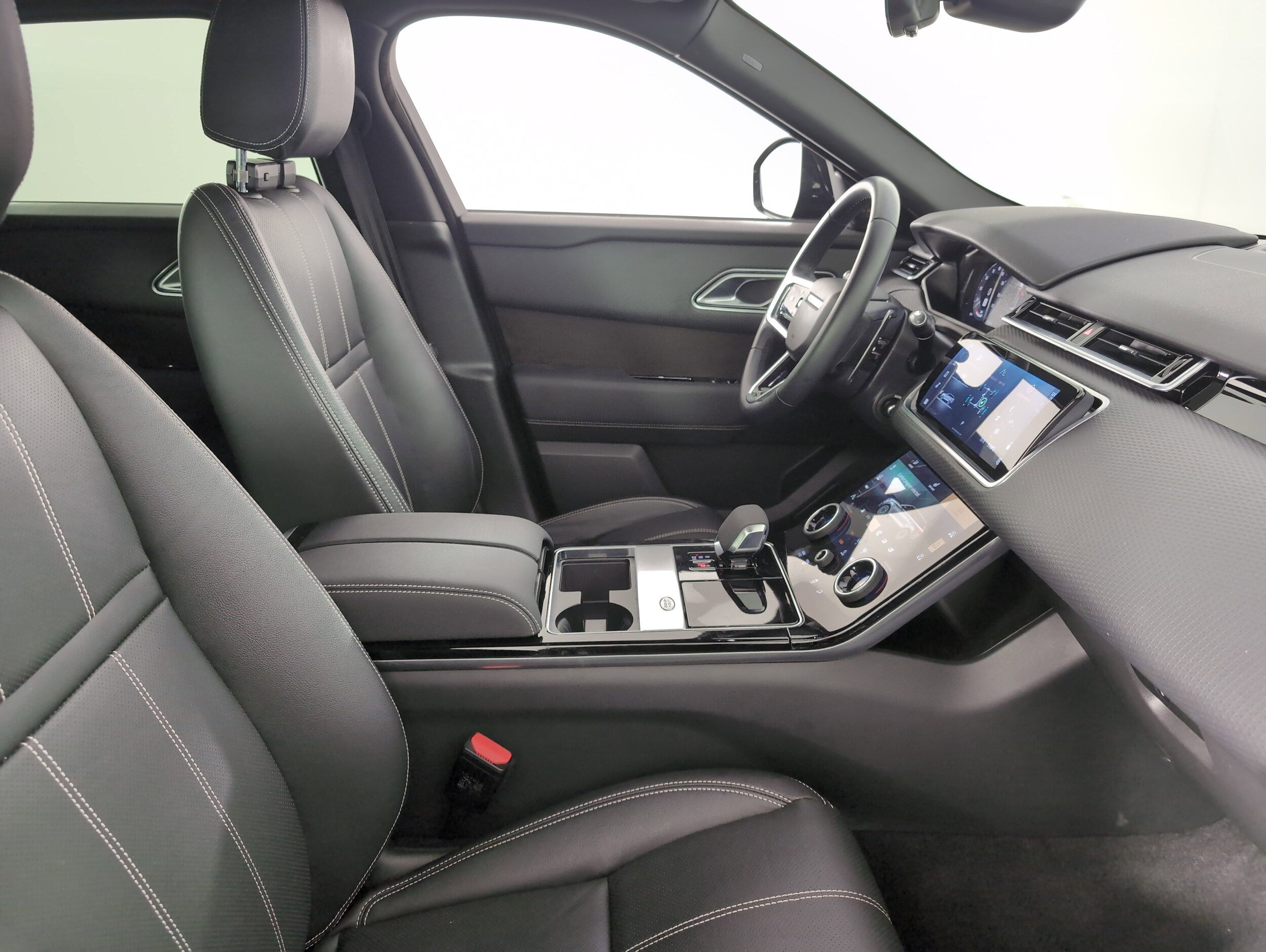 2023 Land Rover Range Rover Velar R-Dynamic S photo 2