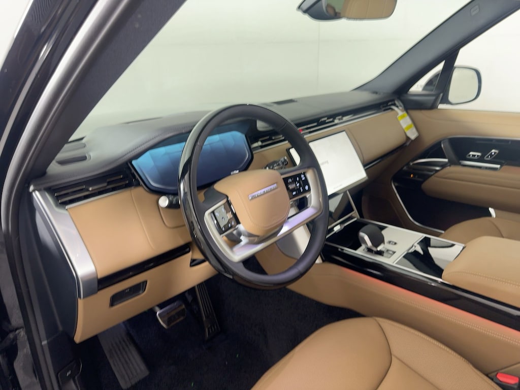 New 2025 Land Rover Range Rover P400 SE SUV