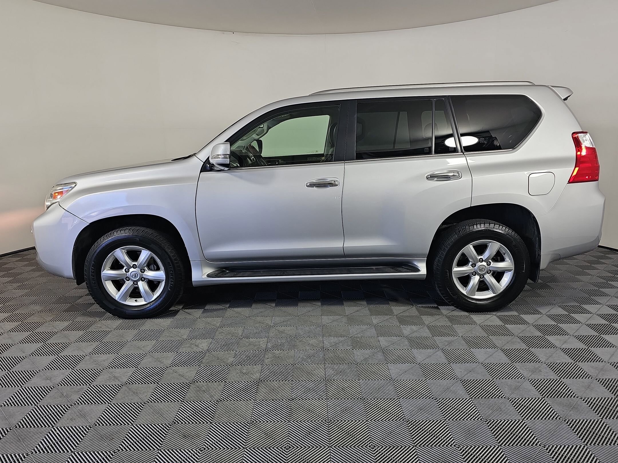 2010 Lexus GX 460 photo 2
