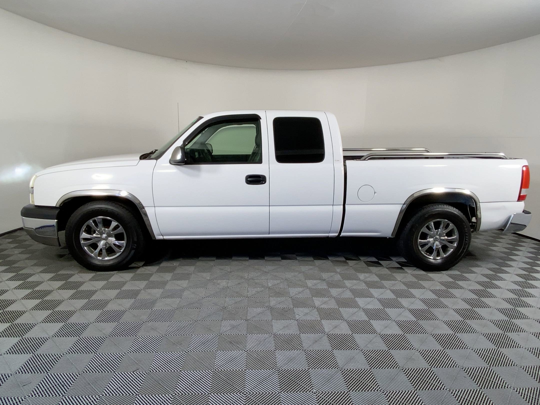 Used 2004 Chevrolet Silverado 1500 Work Truck with VIN 1GCEC19X44Z260213 for sale in Charlotte, NC