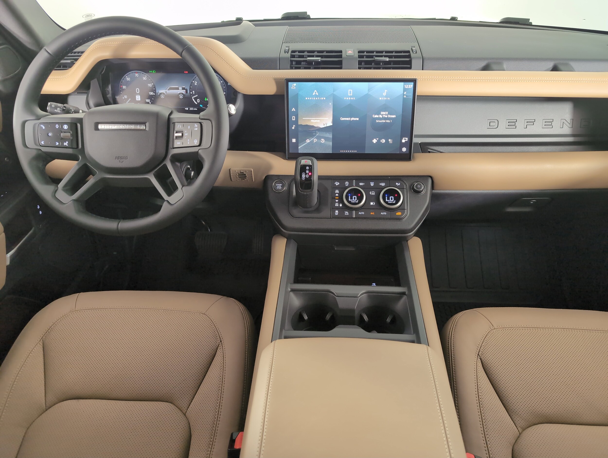 2025 Land Rover Defender 110 X-Dynamic SE photo 4