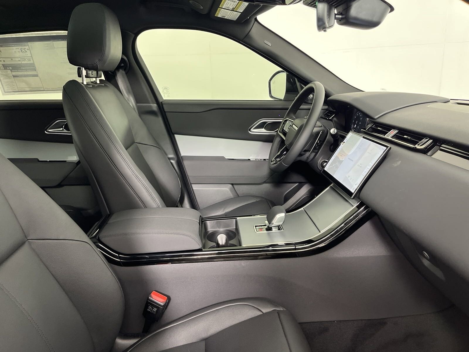 2025 Land Rover Range Rover Velar S photo 3