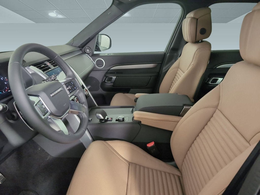 Certified 2025 Land Rover Discovery Dynamic SE SUV