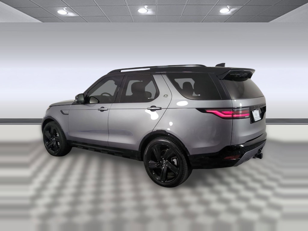 Certified 2025 Land Rover Discovery Dynamic SE SUV