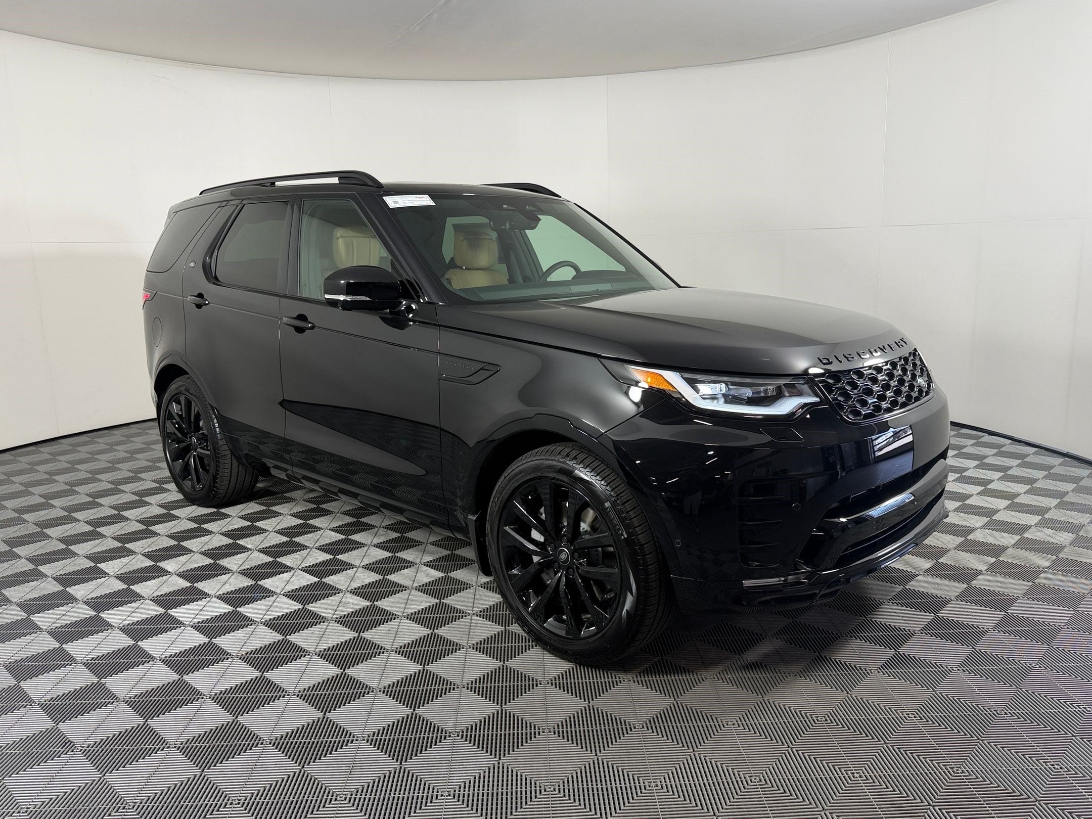 Discovery Dynamic SE SUV