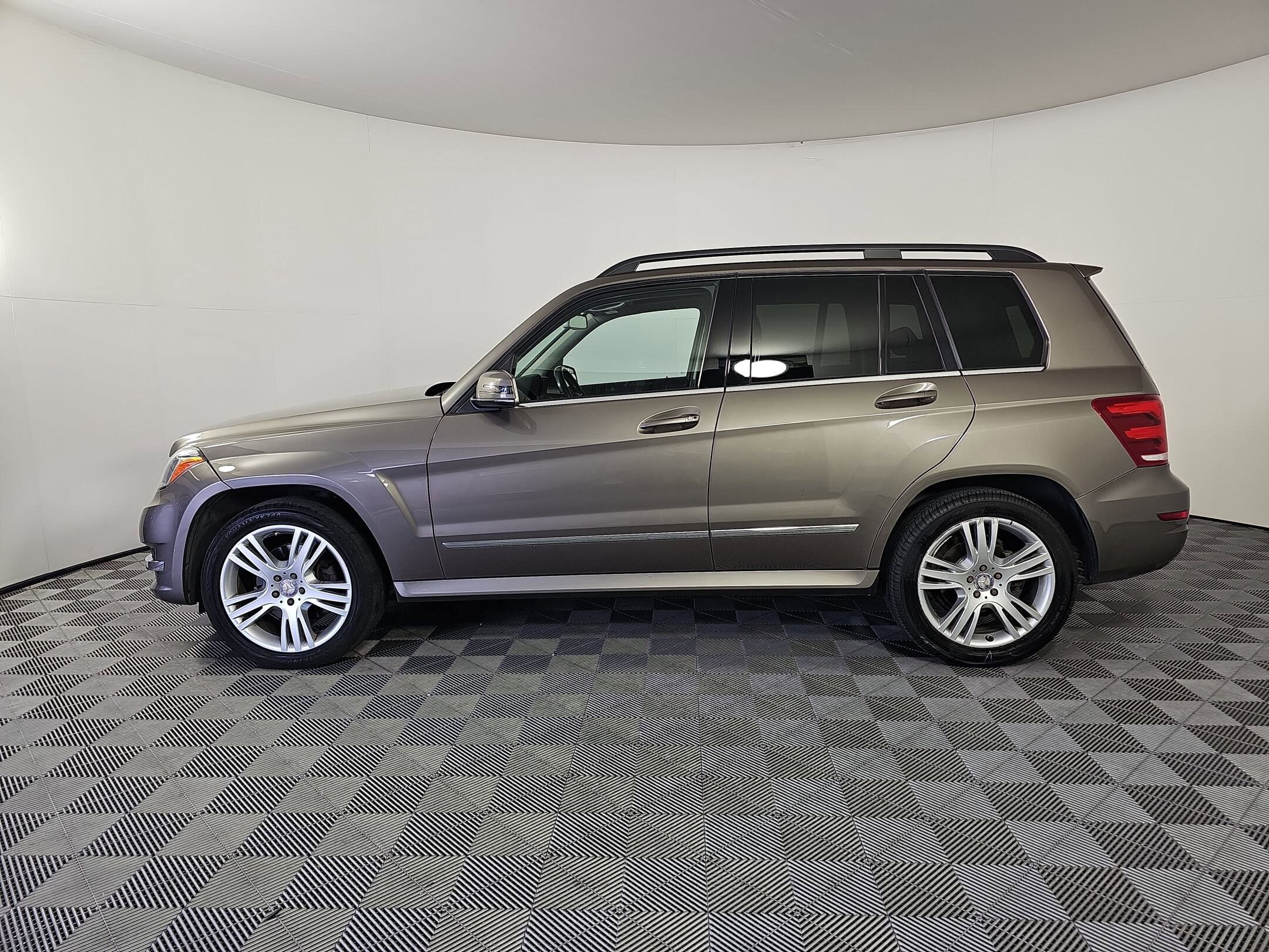 2013 Mercedes Benz GLK 350 photo 2