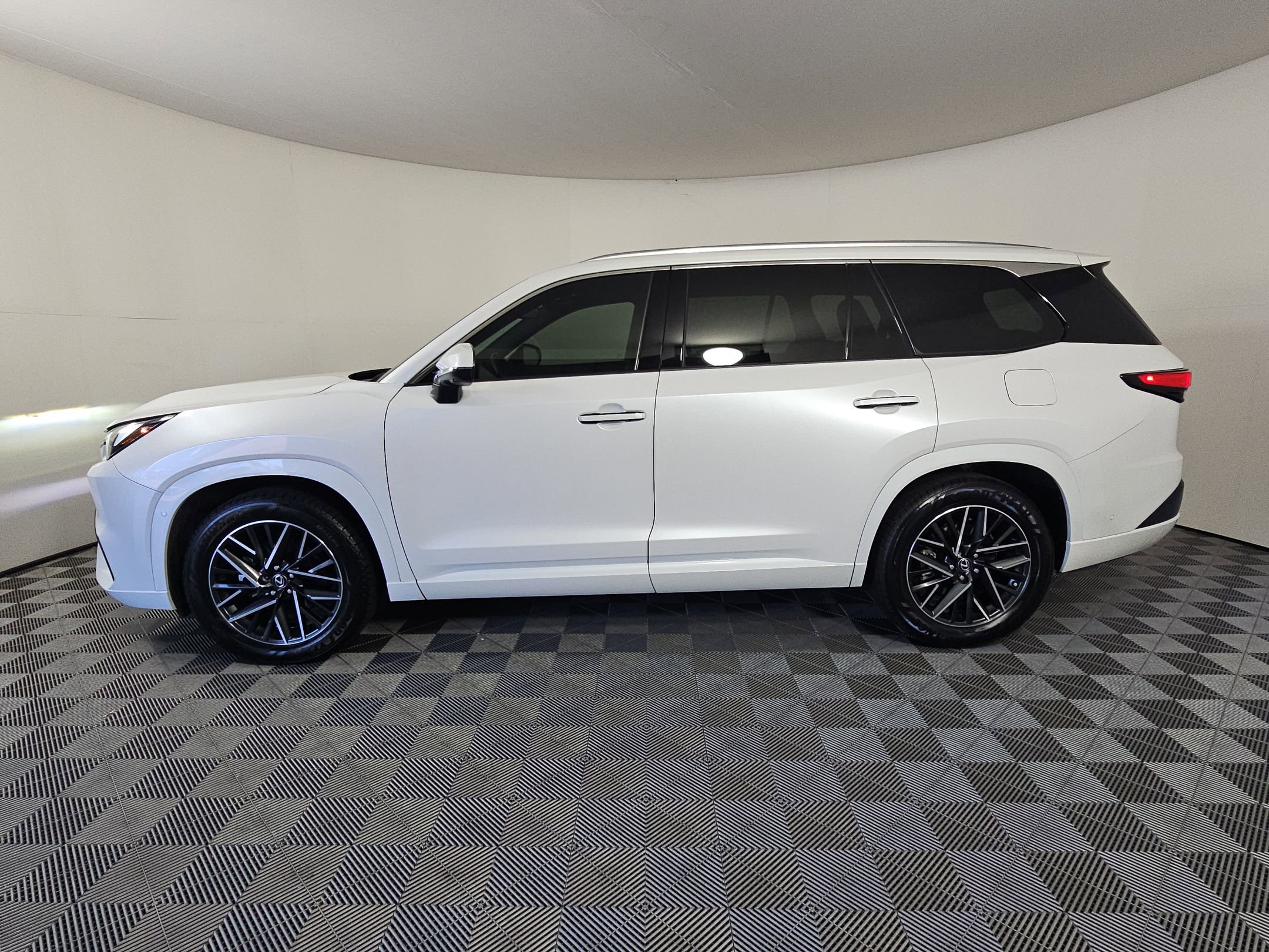 2024 Lexus TX 350 photo 2