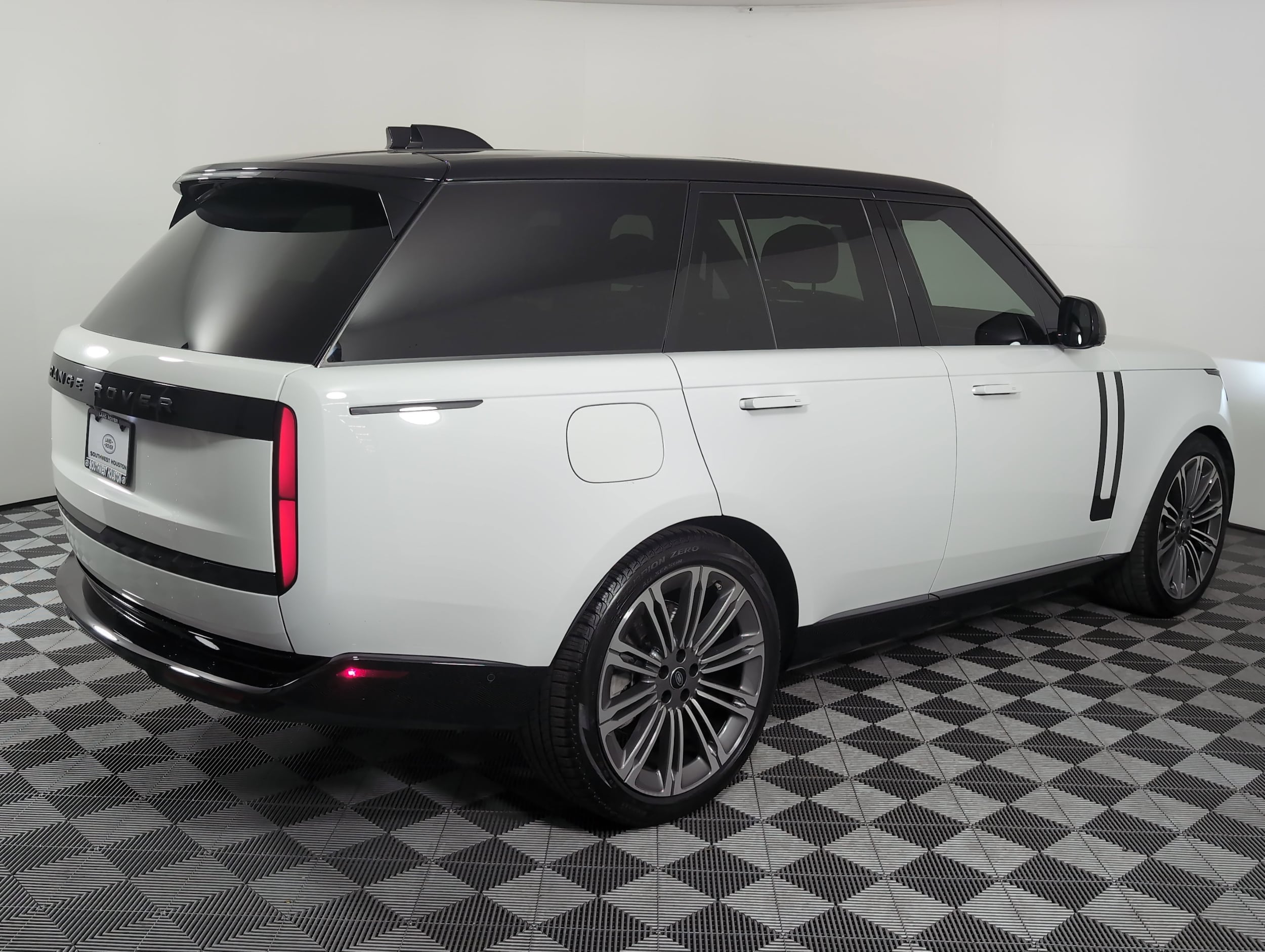 Certified 2024 Land Rover Range Rover SE with VIN SALKP9E96RA209629 for sale in Houston, TX