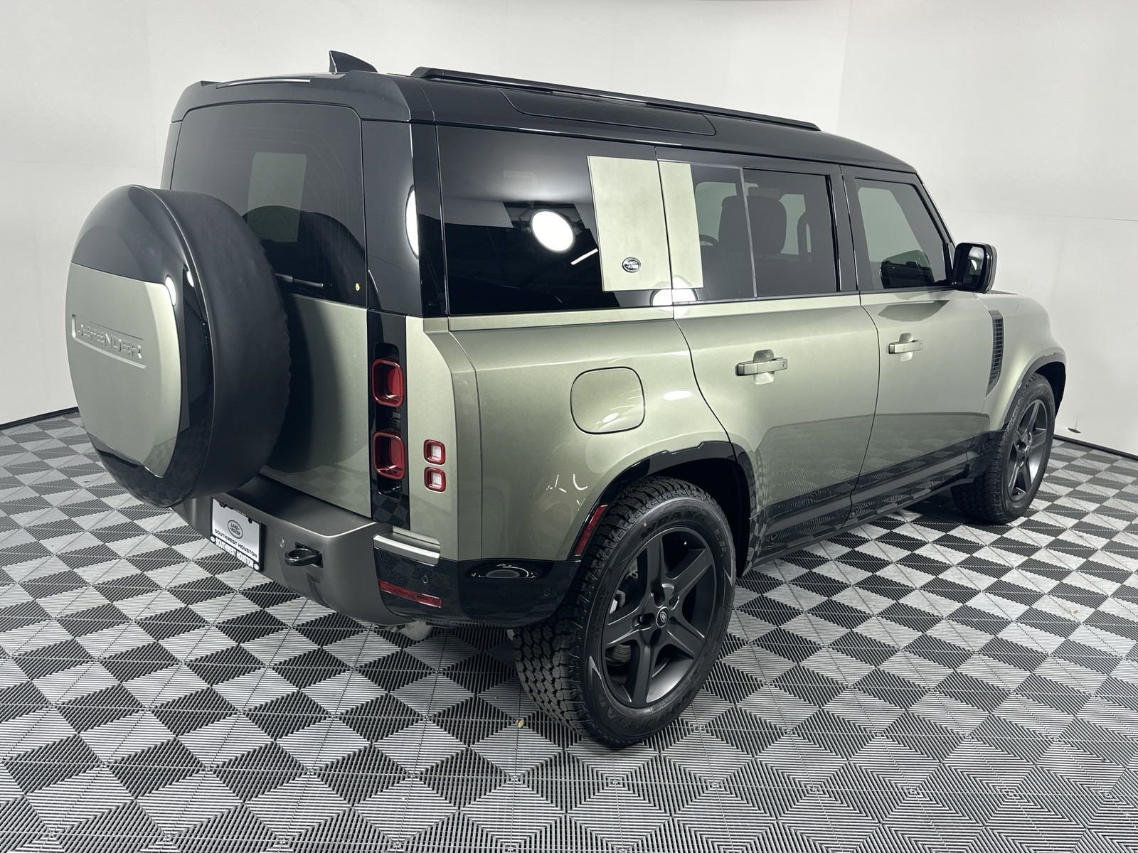 Certified 2024 Land Rover Defender X-Dynamic SE with VIN SALE27EU4R2300607 for sale in Sealy, TX