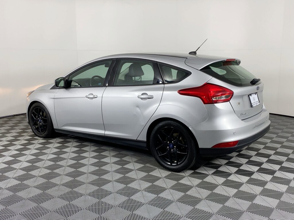 Used 2016 Ford Focus SE Hatchback