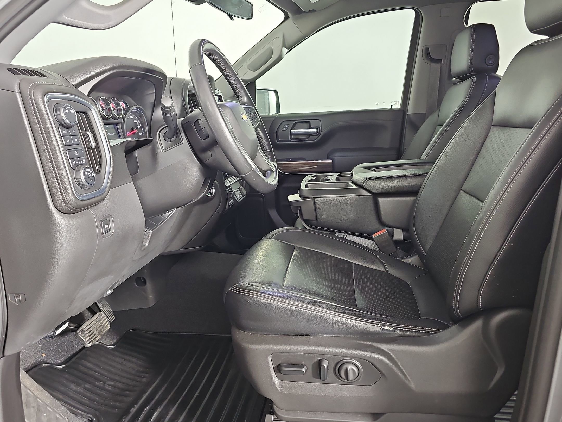 2020 Chevrolet Silverado 1500 LT photo 4