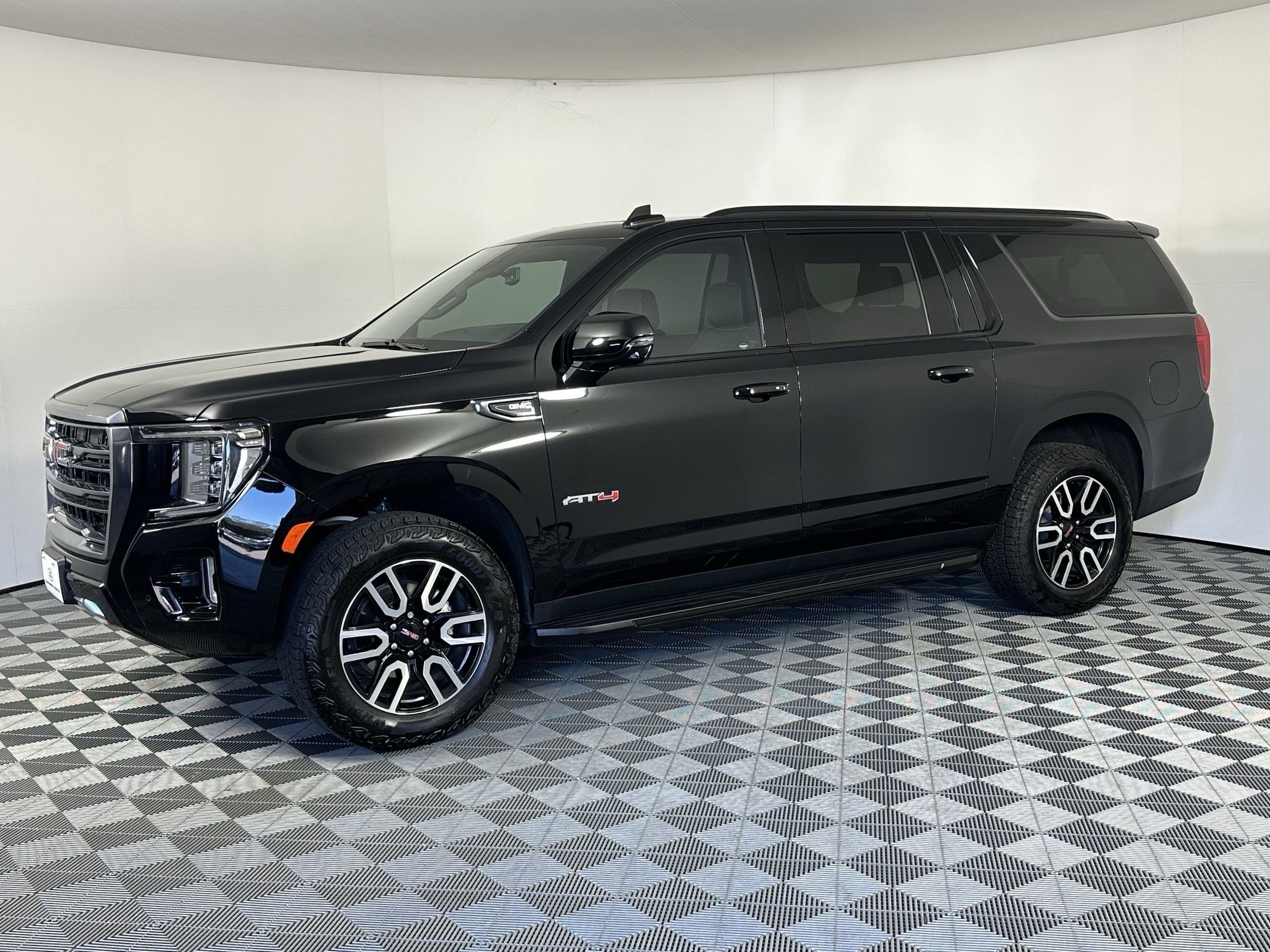 2024 GMC Yukon XL AT4's photo