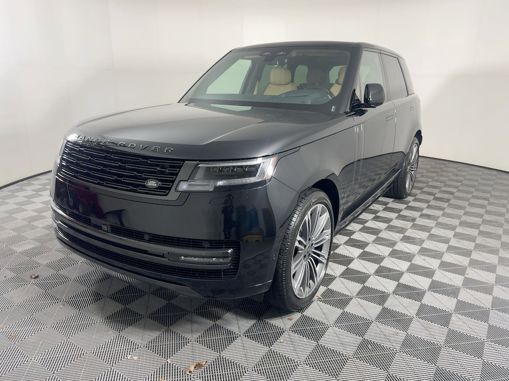 New 2025 Land Rover Range Rover P400 SE SUV