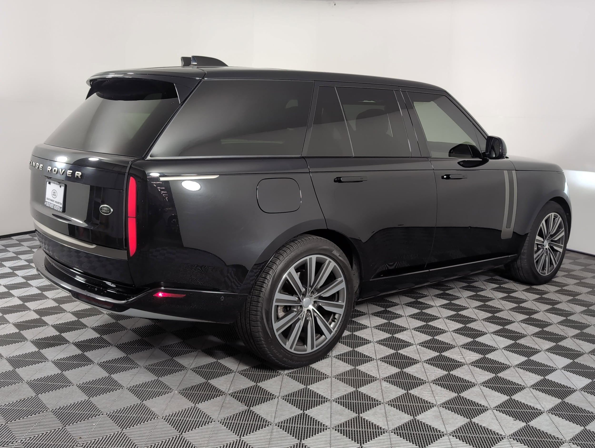 Used 2023 Land Rover Range Rover SE with VIN SALKP9FU9PA030002 for sale in Houston, TX
