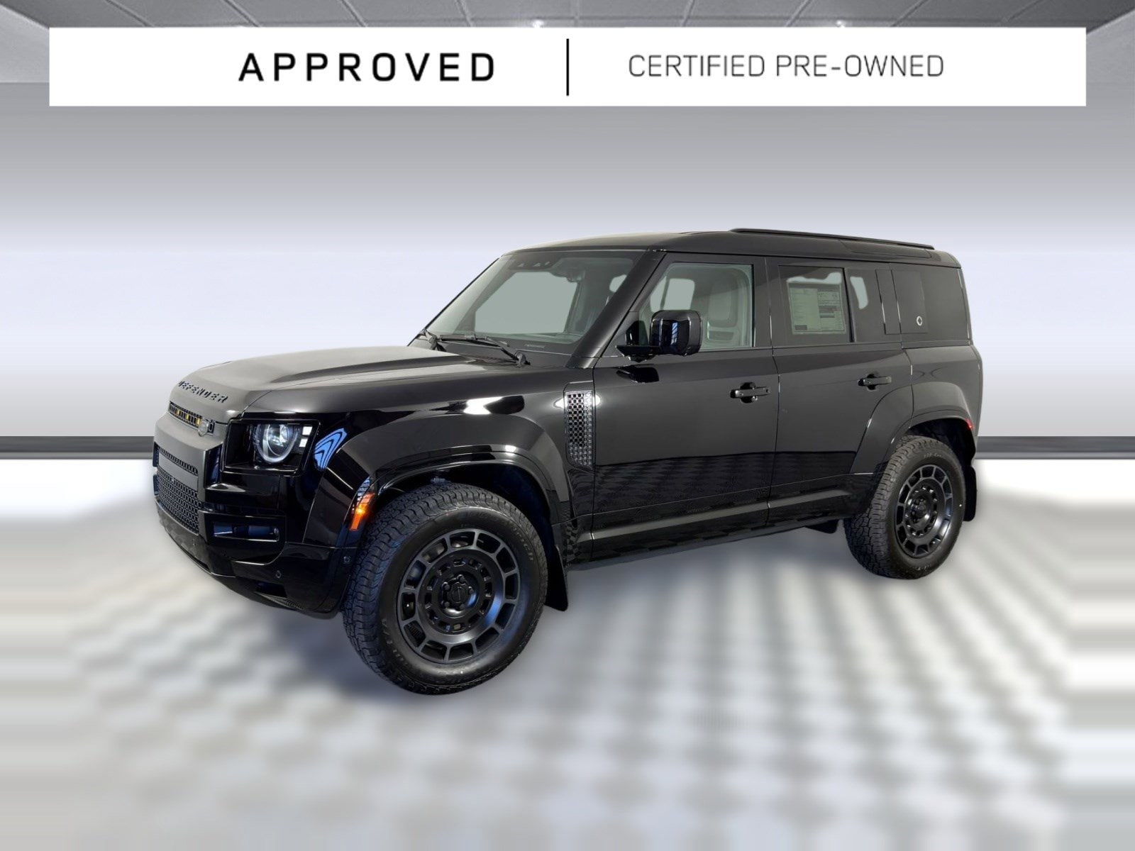 2026 Land Rover Defender 110 OCTA Black P635's photo