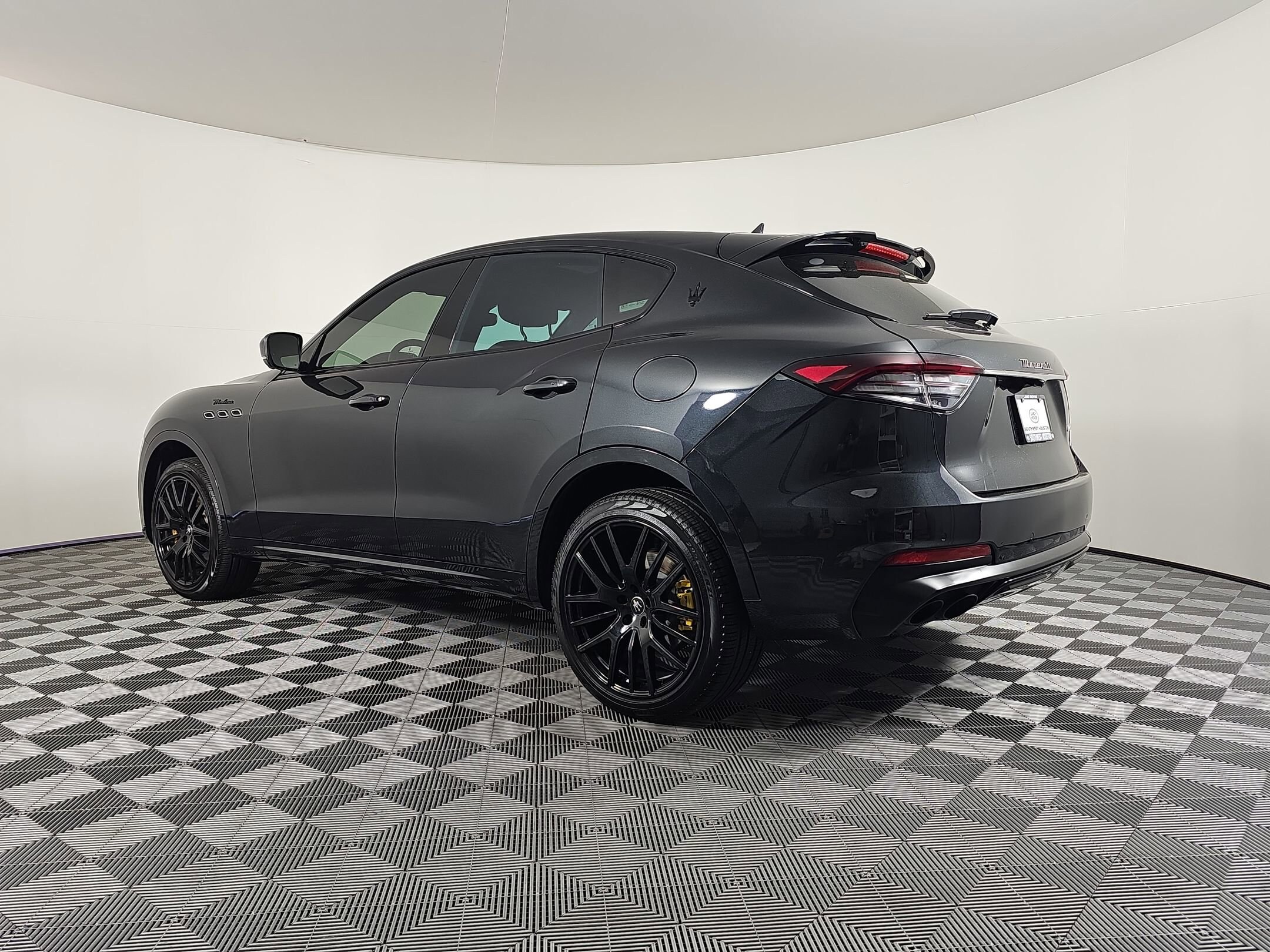 2023 Maserati Levante Modena S photo 2
