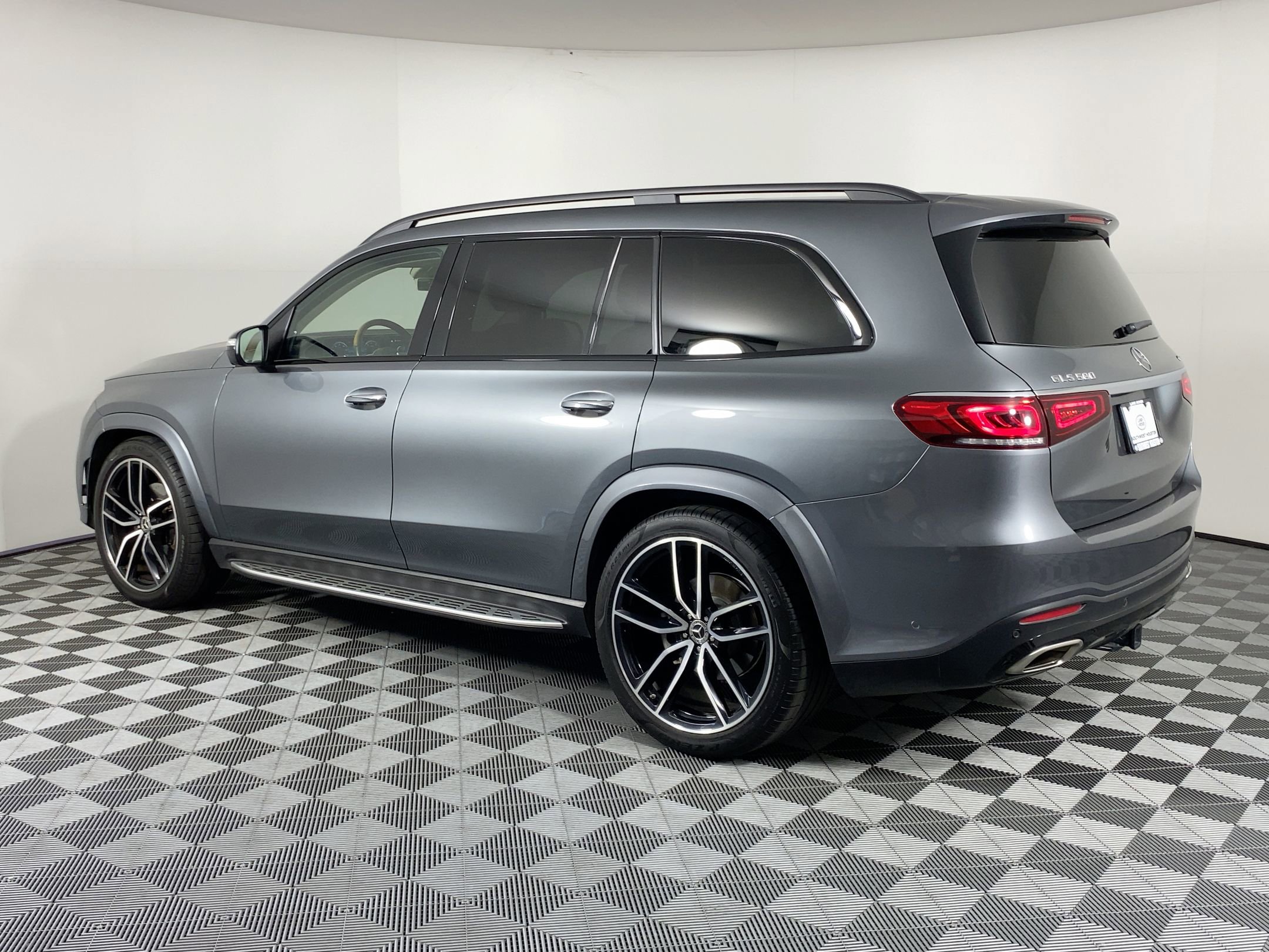 2020 Mercedes Benz GLS 580 photo 3