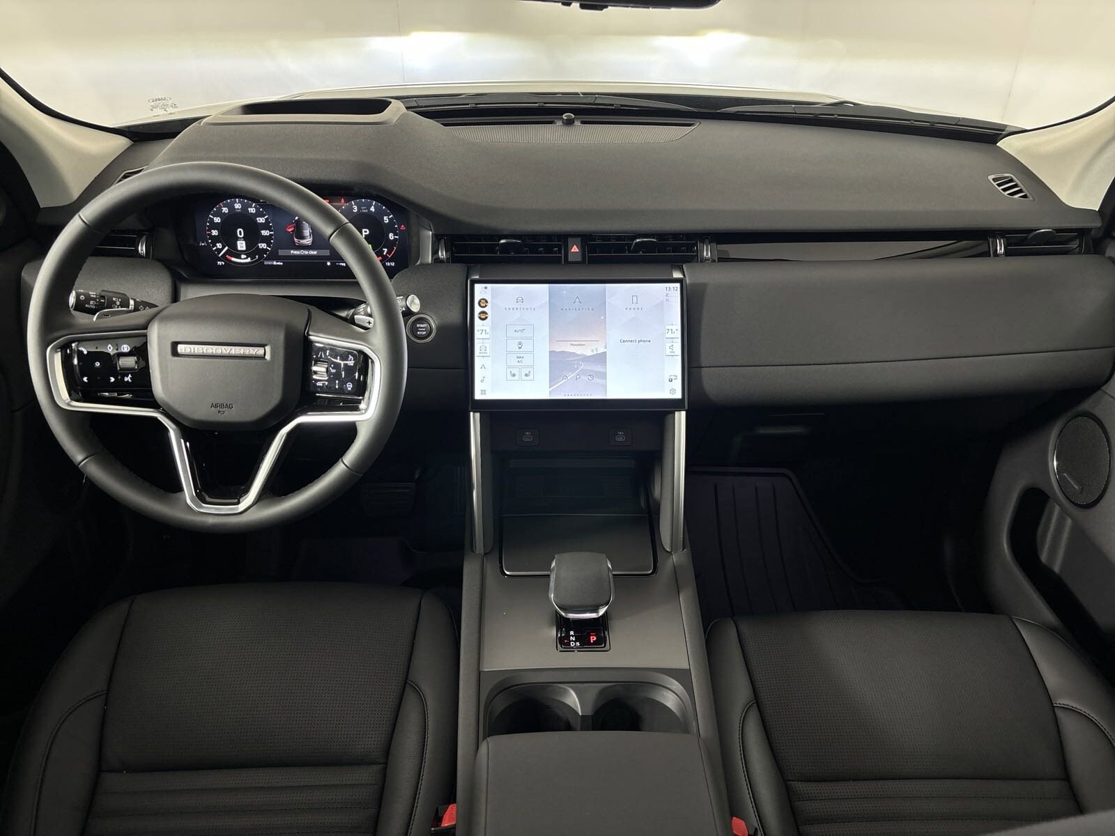 2025 Land Rover Discovery Sport S photo 4