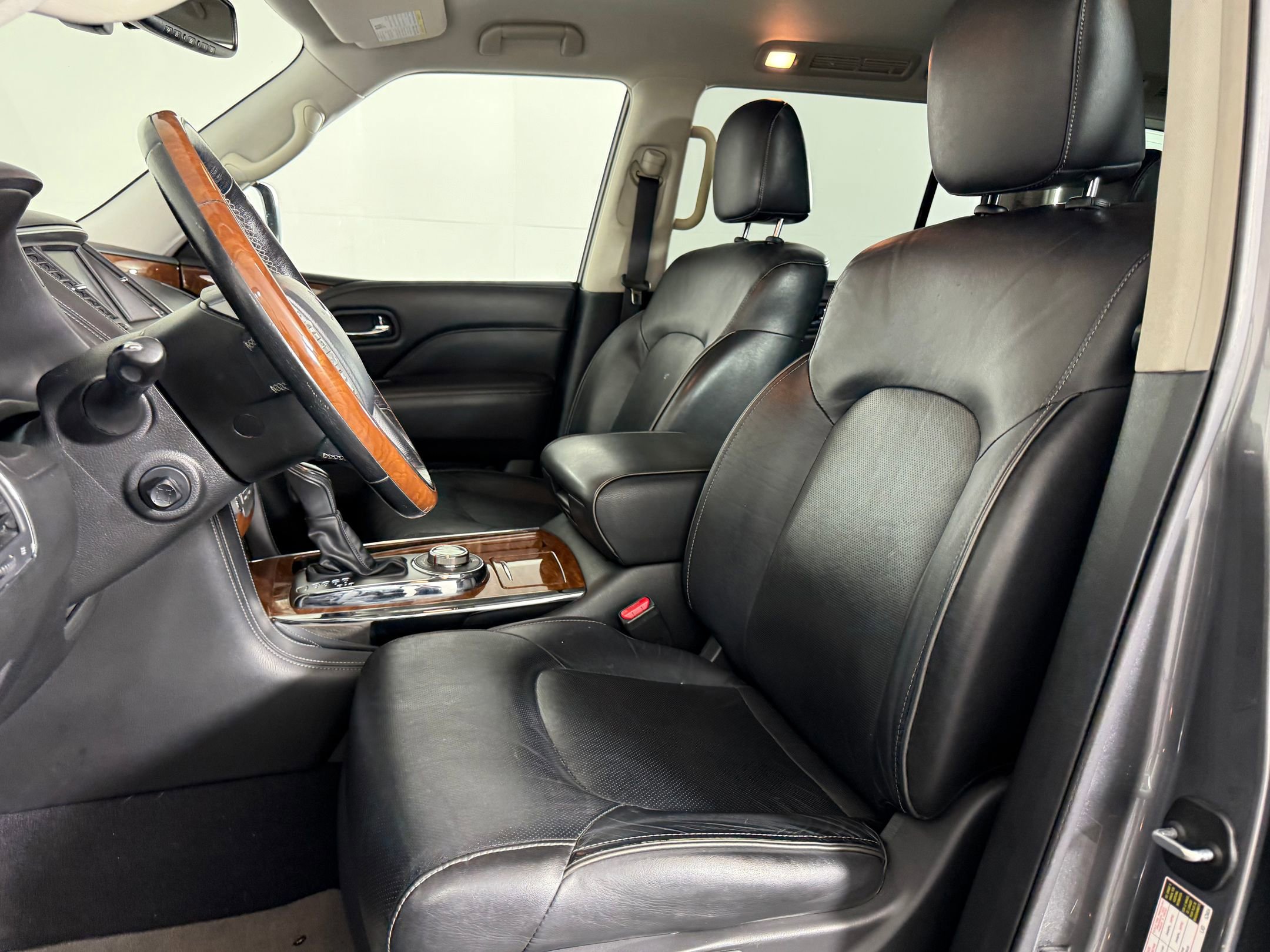 2018 Infiniti QX80 photo 3