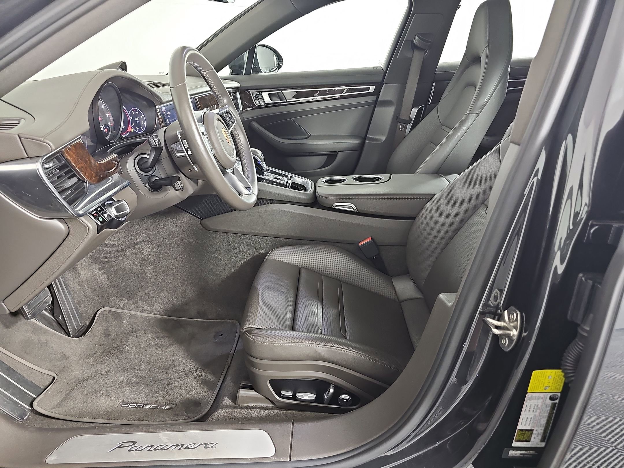 2020 Porsche Cayenne photo 4