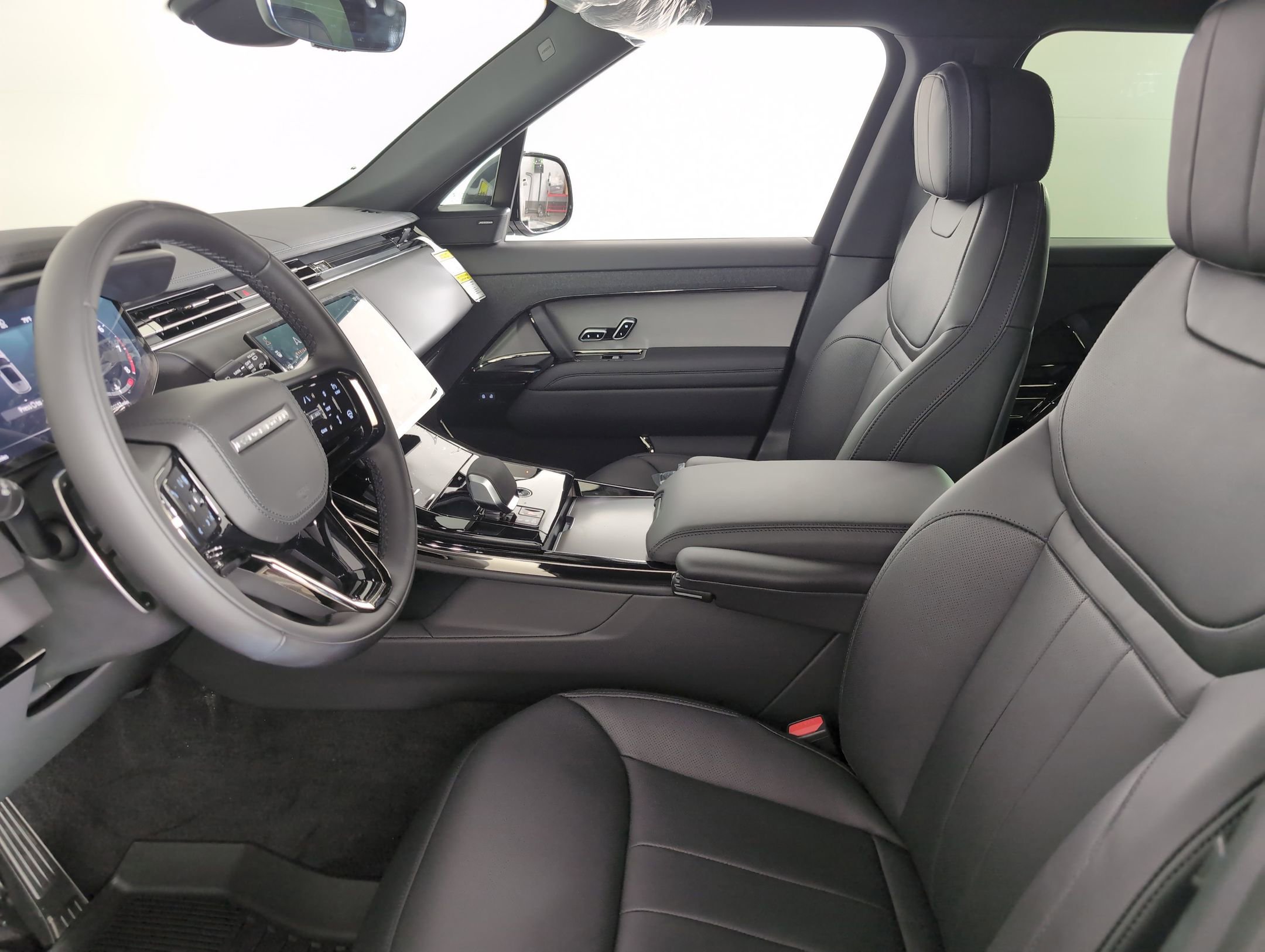 2025 Land Rover Range Rover Sport P530 Dynamic SE photo 2