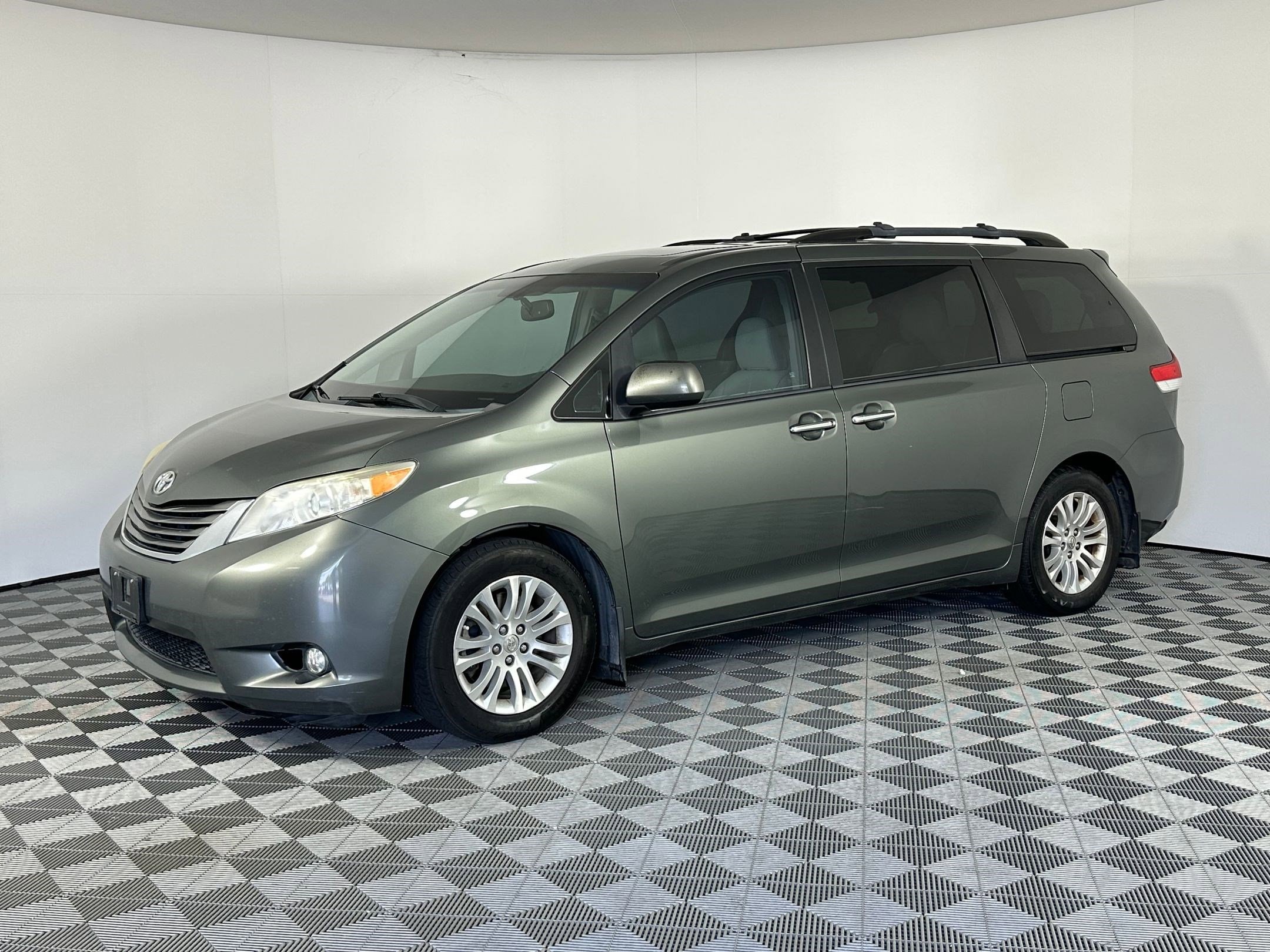2014 Toyota Sienna XLE