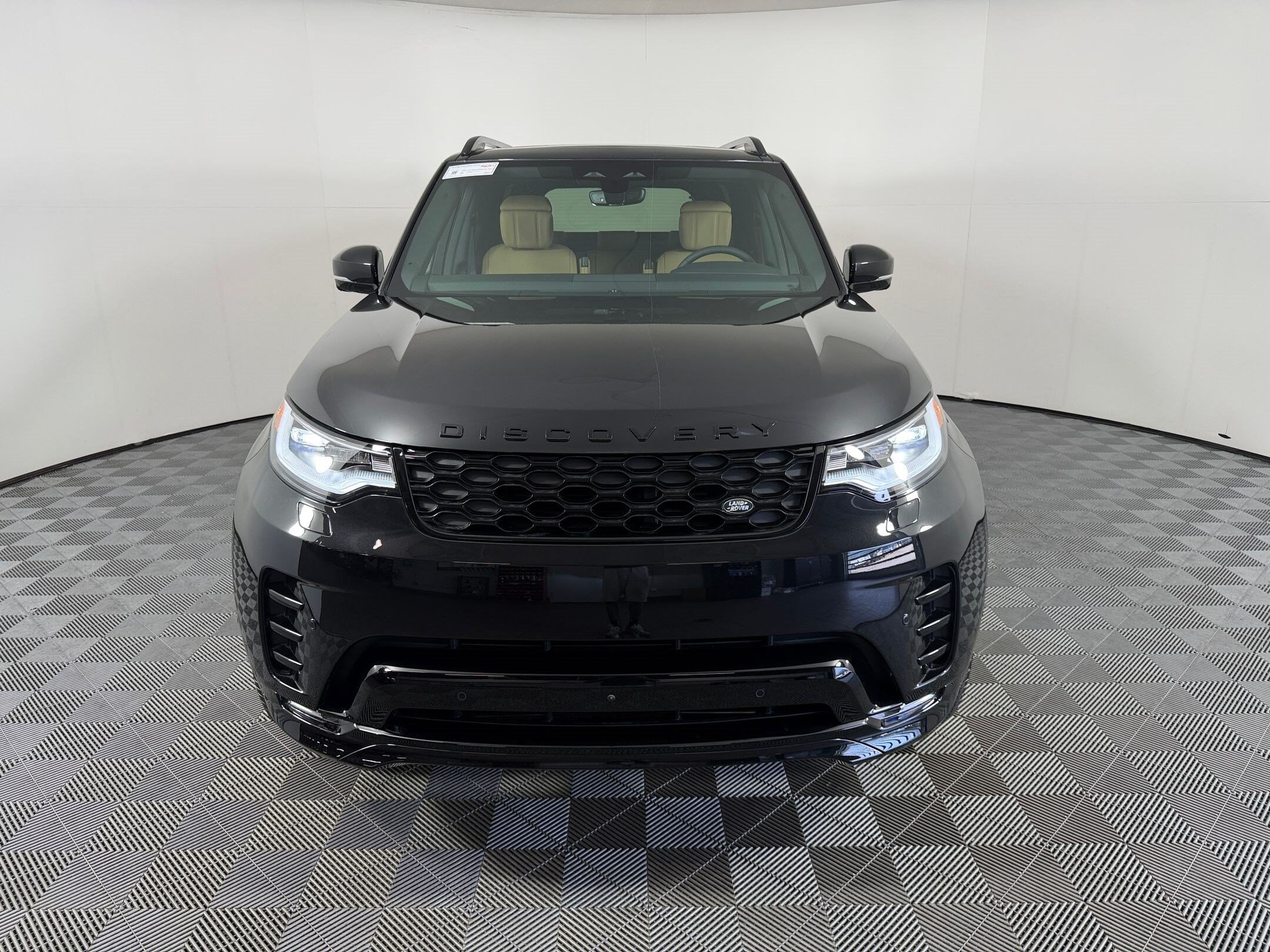 Discovery Dynamic SE SUV