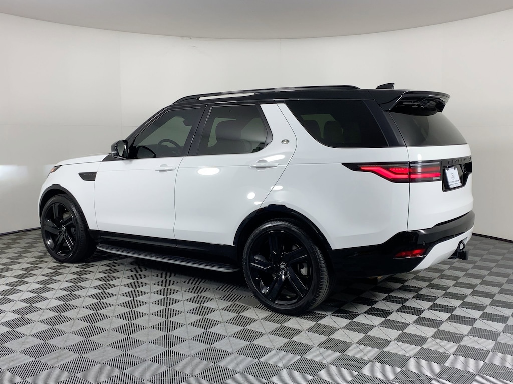 Certified 2025 Land Rover Discovery Dynamic SE SUV