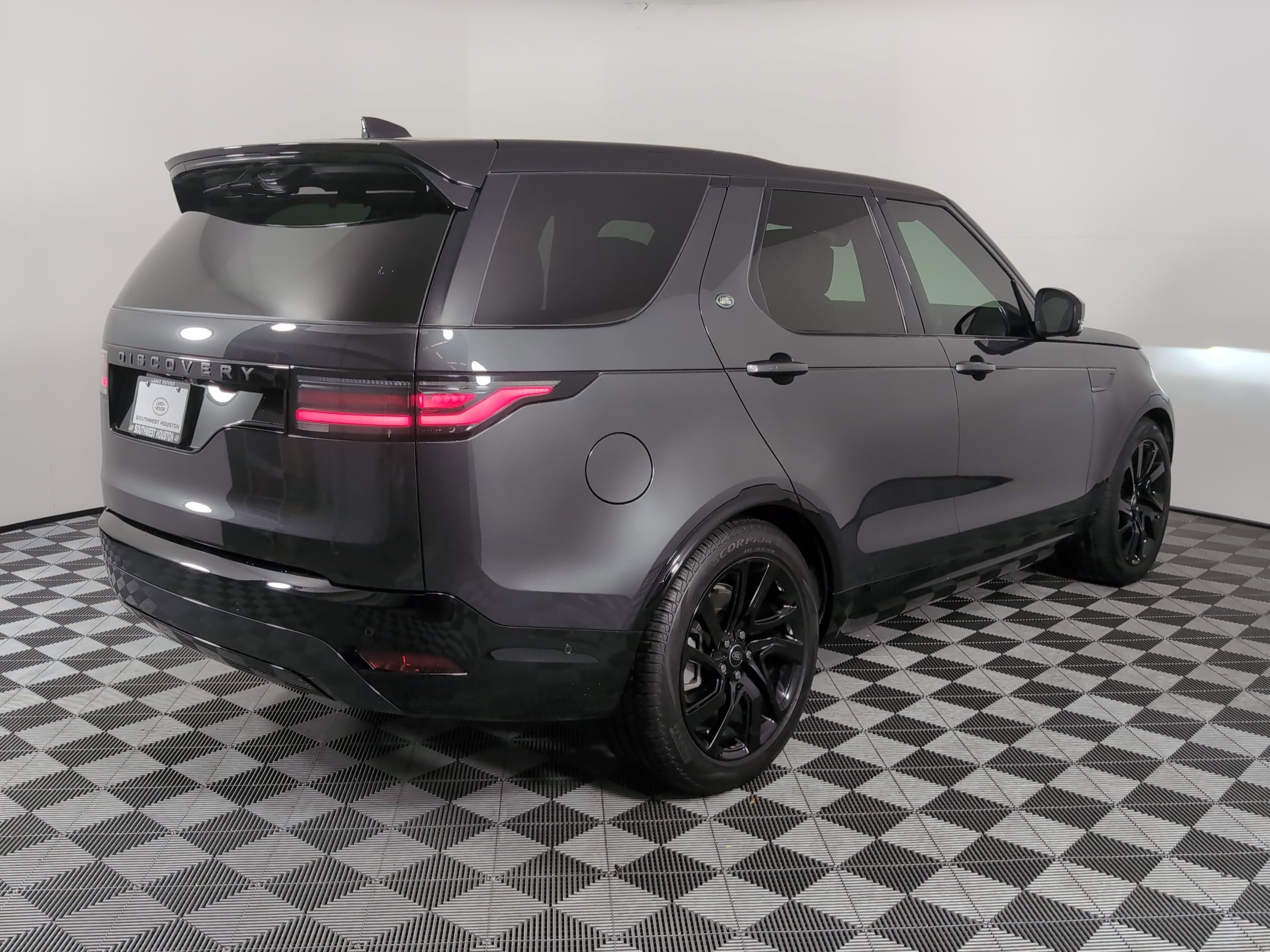 Certified 2024 Land Rover Discovery Dynamic SE with VIN SALRL2EX8R2499561 for sale in Houston, TX