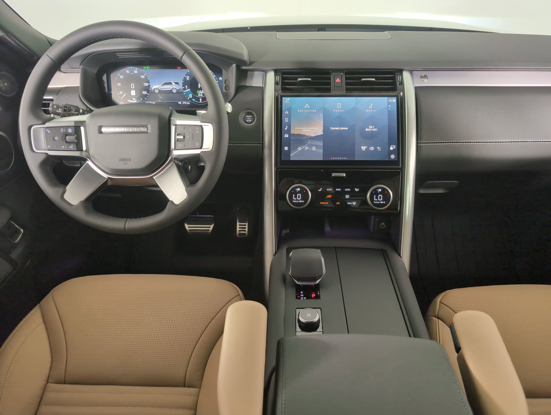 2025 Land Rover Discovery P300 Dynamic SE photo 3