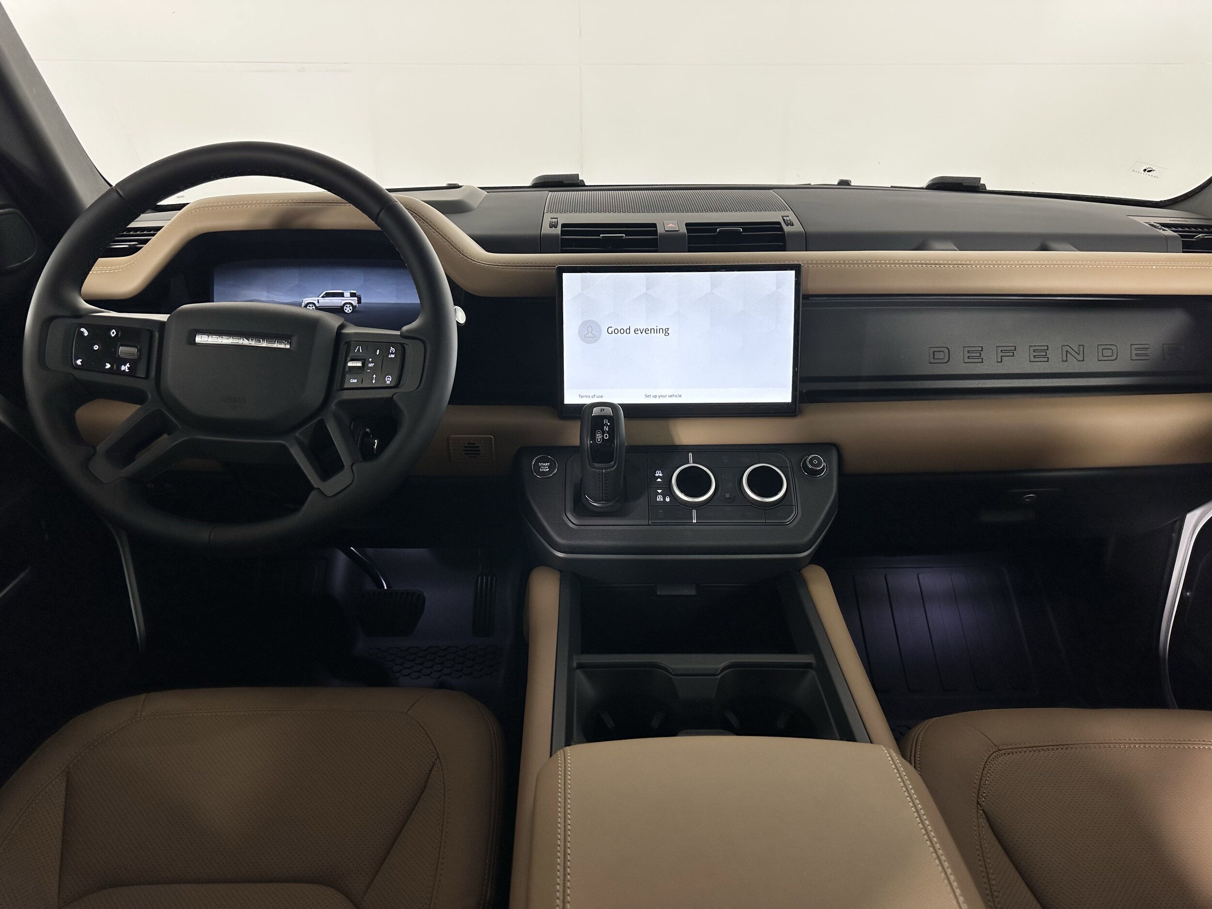 2025 Land Rover Defender S photo 4