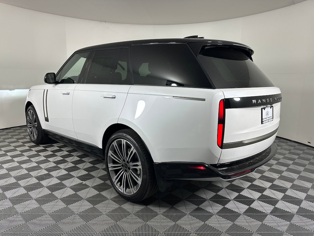 New 2026 Land Rover Range Rover P400 SE SUV