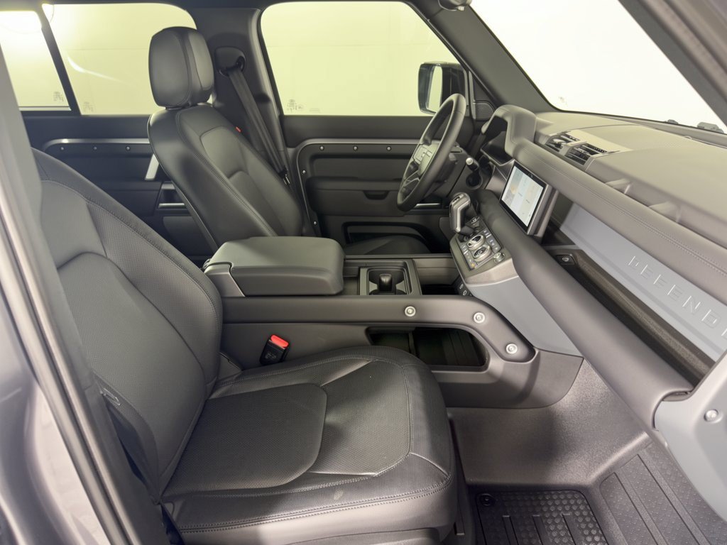 2024 Land Rover Defender X-Dynamic SE - Photo 33