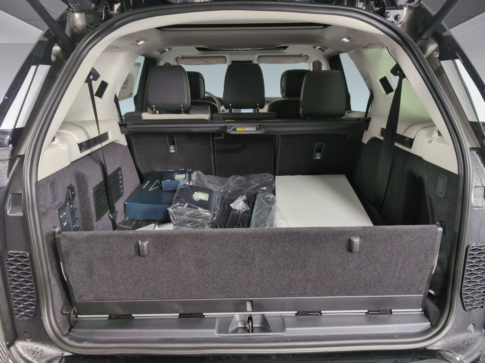 2025 Land Rover Discovery Dynamic SE - Photo 29