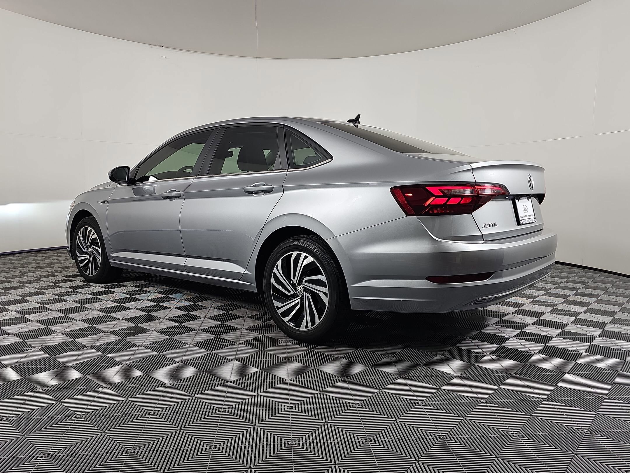 2020 Volkswagen Jetta SEL photo 3