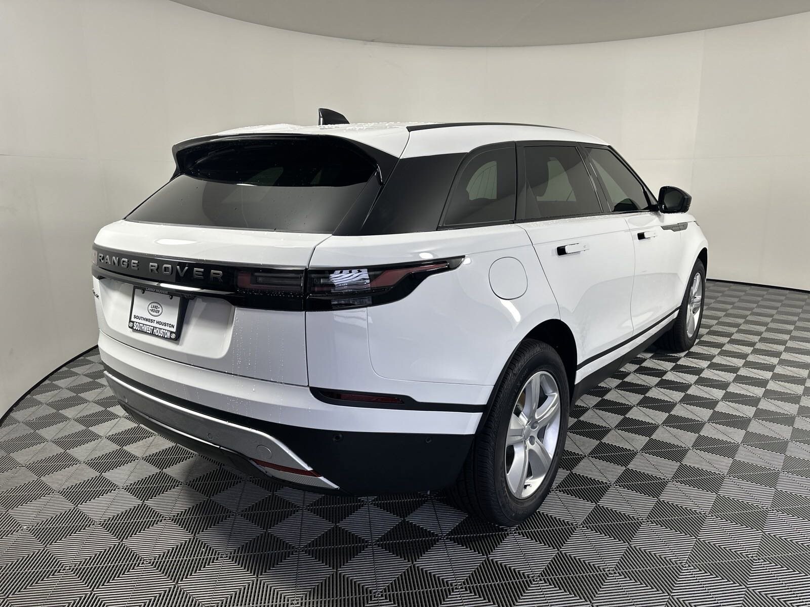 2025 Land Rover Range Rover Velar S photo 2