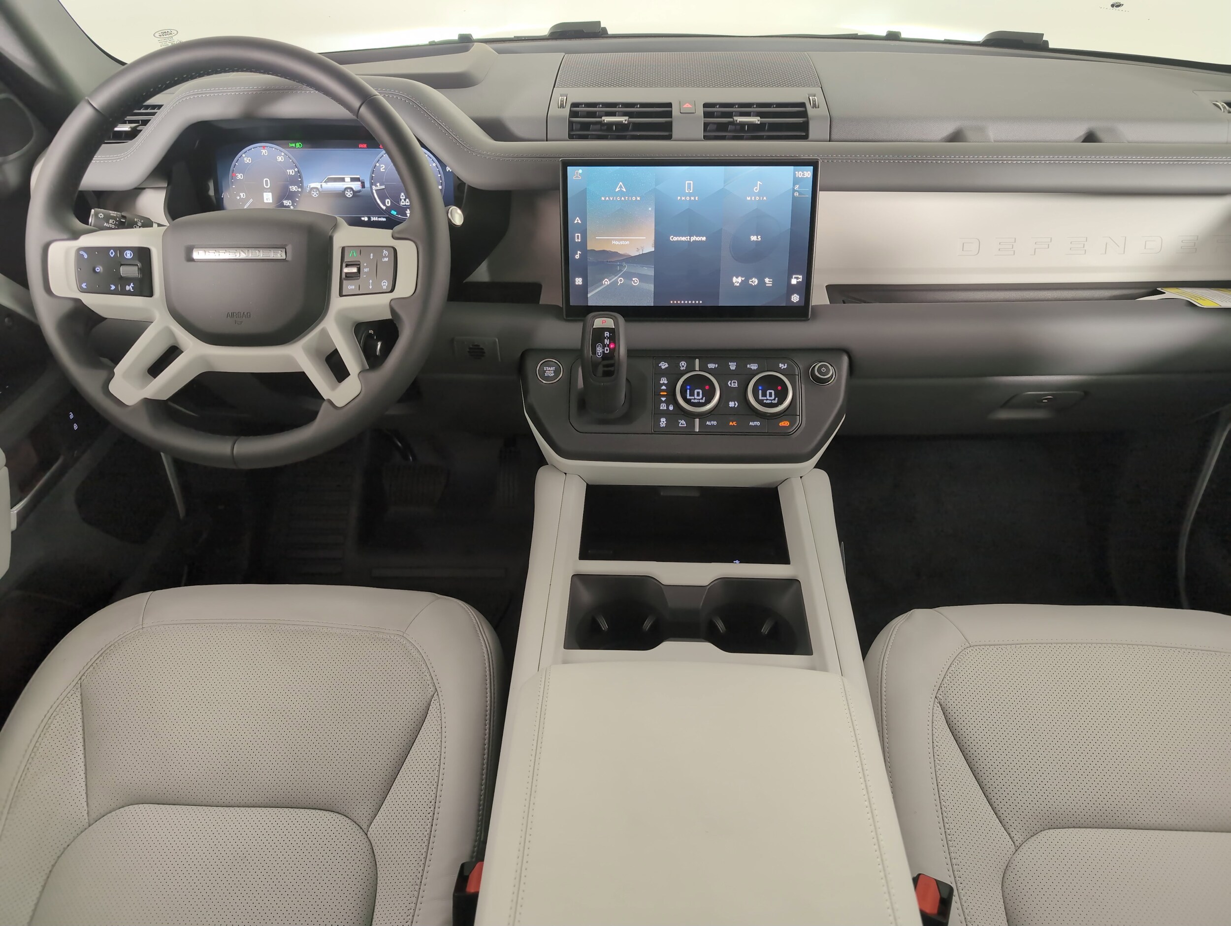 2025 Land Rover Defender 130 X-Dynamic SE photo 4