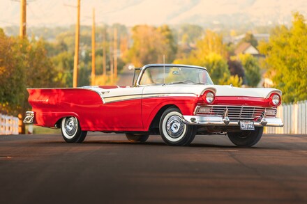 1957 Ford Fairlane Skyliner Mid-Size