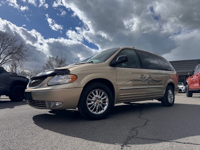 2001 town sales and country van