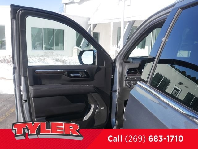 2026 Chevrolet Suburban Premier - Photo 20